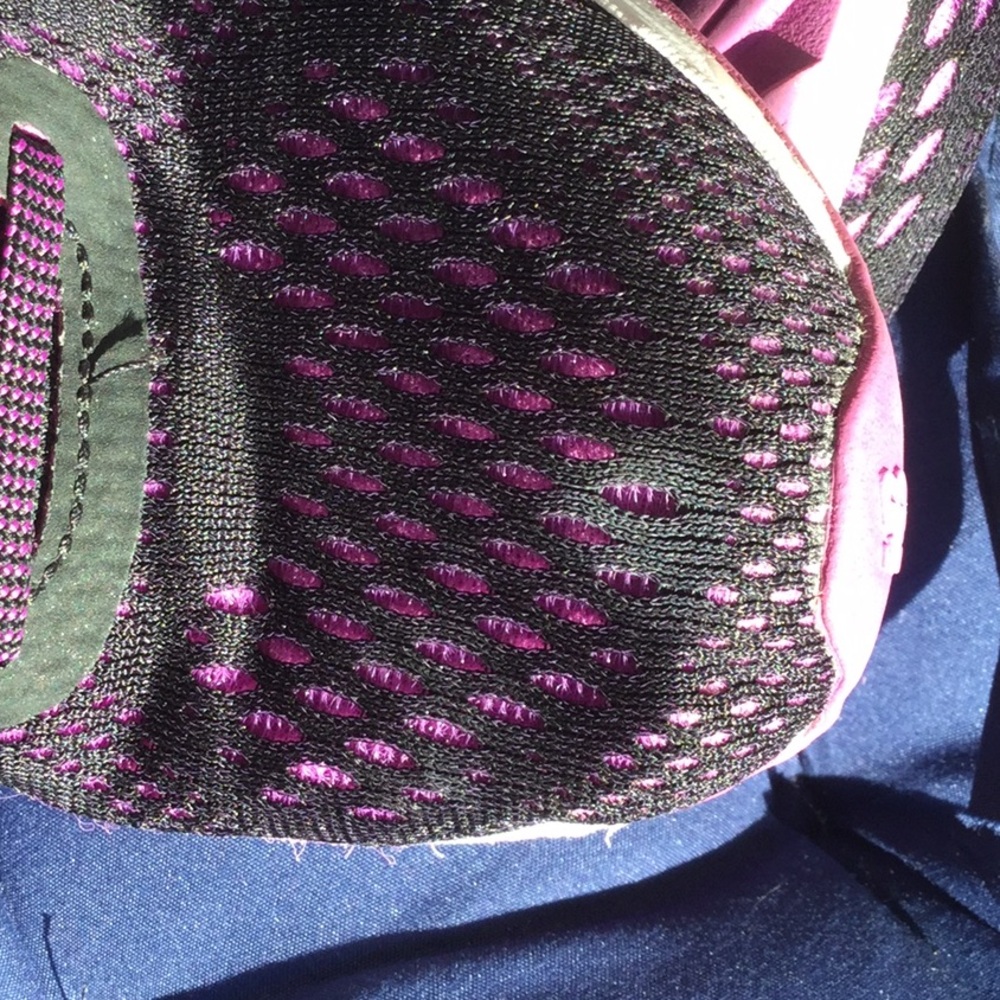 New balance tennis shoes travel vacay walk Sunday brunch farmer’s market garden - Picture 6 of 7